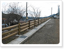木製横断防止柵